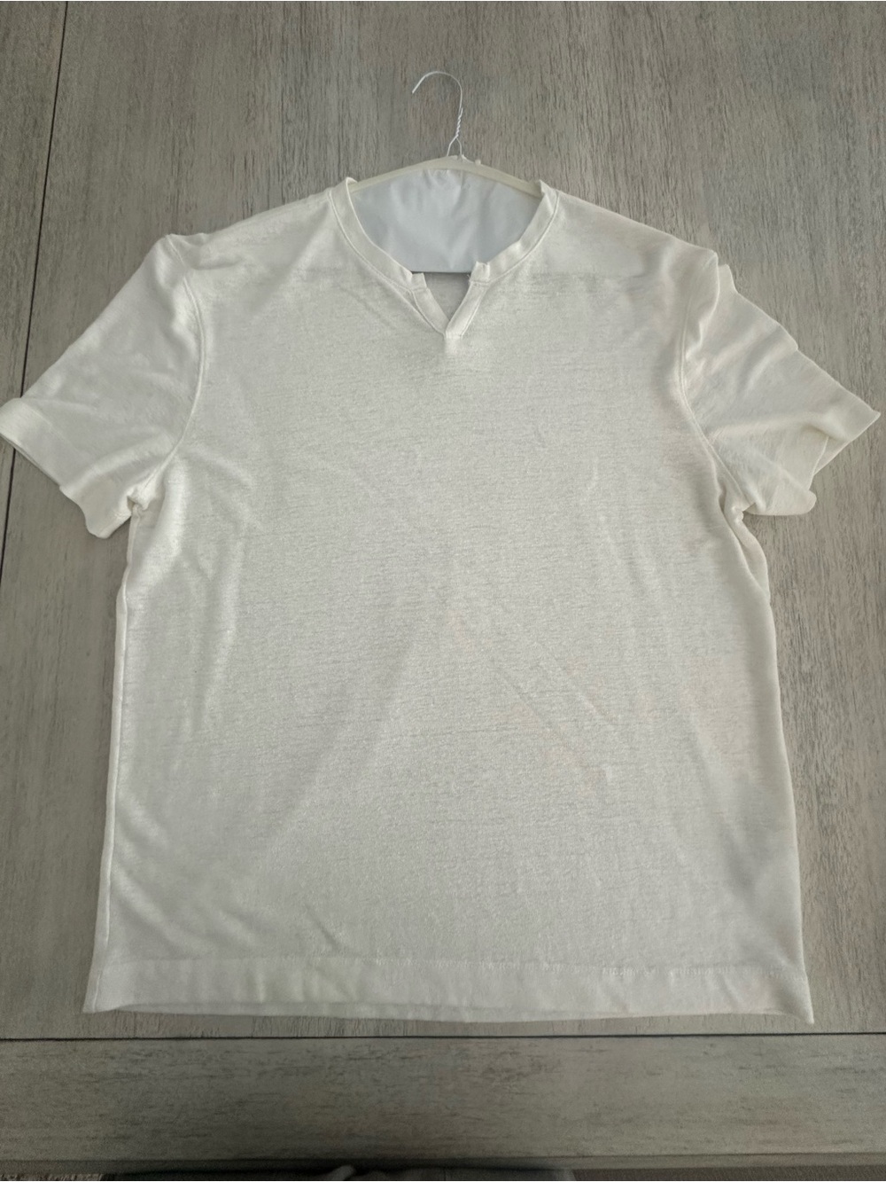 Banana Republic Men's Cream V-Neck Short-Sleeve Knit Sweater